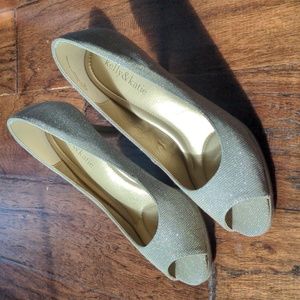 Kelly & Katie peep toe dressy pumps gold sparkle size 7.5